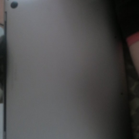 MacBook Pro - Picture 2 of 4